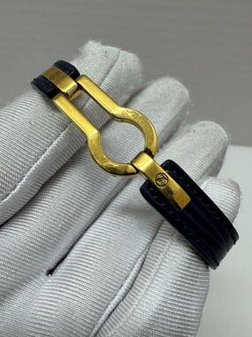 Louis Vuitton Epi leather bracelet with a gold-tone keyhole charm
